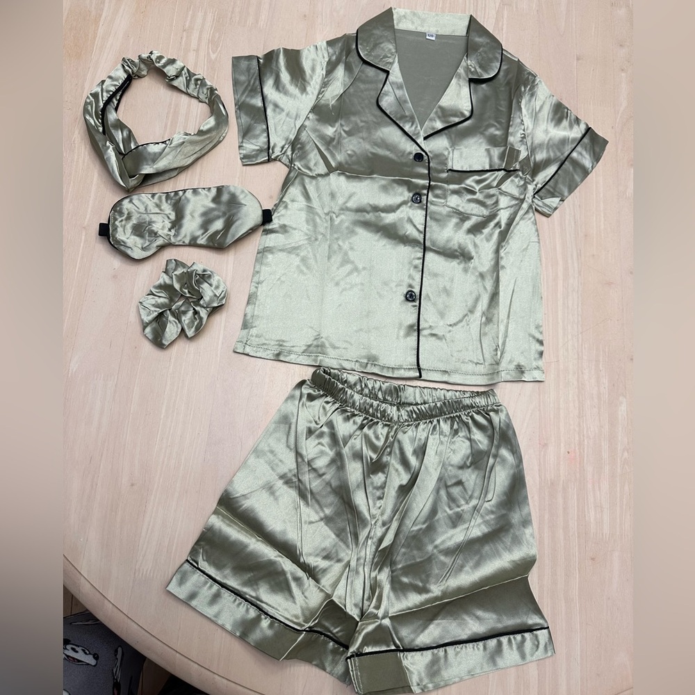NEVER WORN Satin Pajama Set with Accessories